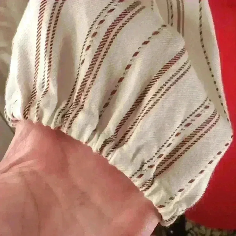 5/$25 ANA XXL CROP TIE TOP. Neutral TONE. - Picture 7 of 12